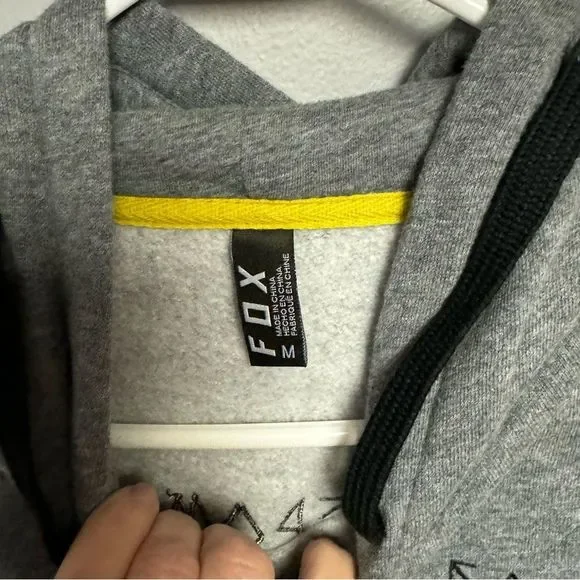 Fox Racing hoodie women’s size Medium M Raised on fumes rose design gray - Picture 3 of 4